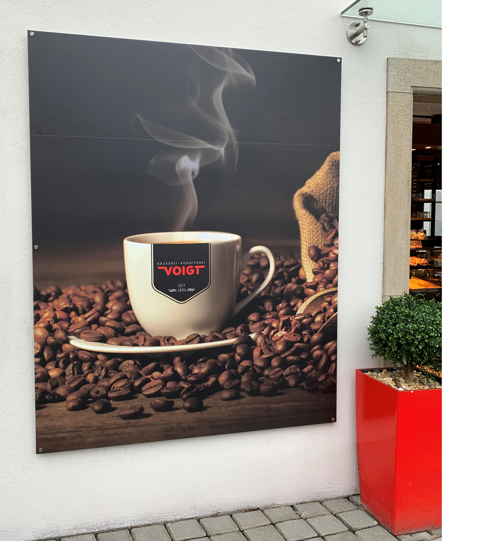 Schild Druck und Montage